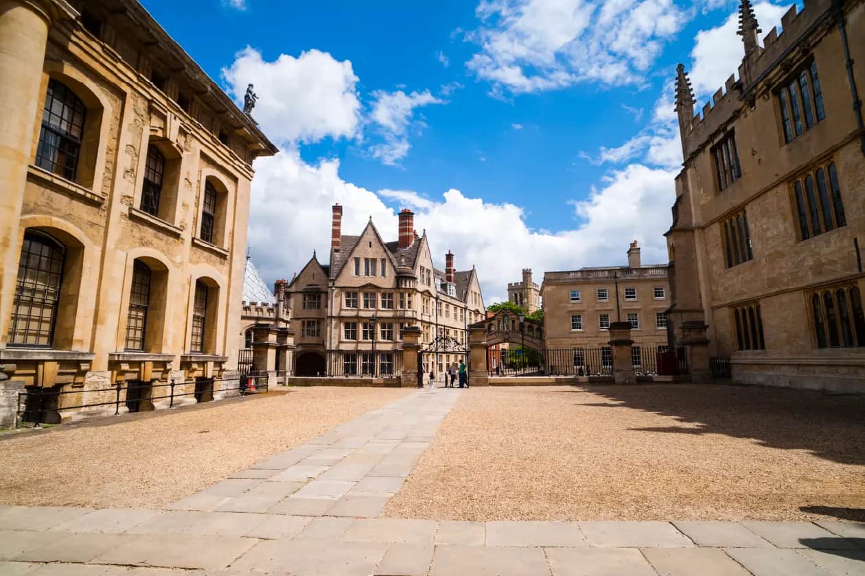 Mini Digger Hire in Oxford