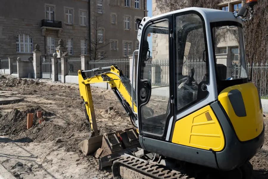 Tracked vs wheeled excavators