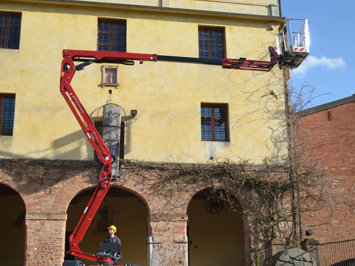15m Diesel Spider Lift photo