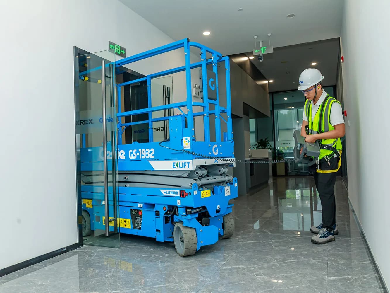 Genie GS1932 7.8m Electric Scissor Lift